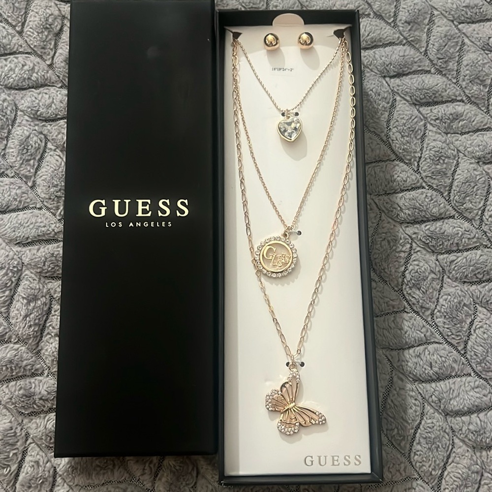 GUESS NECKLACE SET OF 4